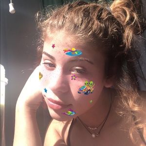 Meet your Posher, Chloe